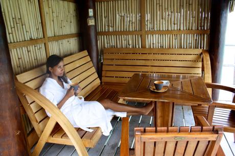 ▷ 5 problemas de viaje que solo las mujeres entenderán female-travel-problems-swim-1024x683 ▷ 5 problemas de viaje que solo las mujeres entenderán