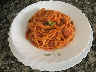 ESPAGUETIS CON TOMATE Y SALCHICHAS EN OLLA GM