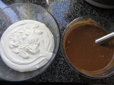 Mezclar la crema con la nata Borrachines de moka Thermomix