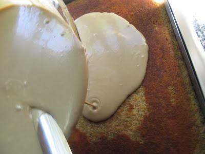 Volcar sobre el bizcocho almibarado Borrachines de moka Thermomix