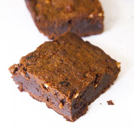 BROWNIE CON TRIGO INFLADO TOSTADO