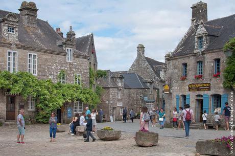 Locronan viaje Bretaña turismo Francia roadtrip pueblos bonitos