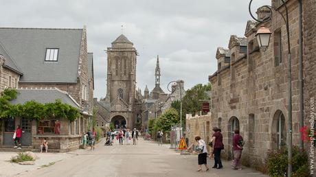 Locronan pueblos  bonitos Bretaña viaje coche diario Francia