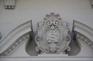 El edificio del hombre que quiso ser inmortal (I) en Catalunya Plural