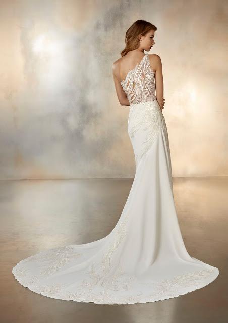 El brillo de la luz de las estrellas inspira la nueva colección de Atelier Pronovias 2020