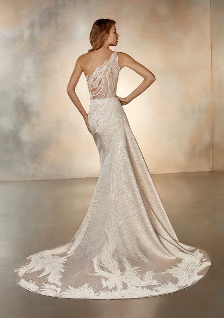 El brillo de la luz de las estrellas inspira la nueva colección de Atelier Pronovias 2020