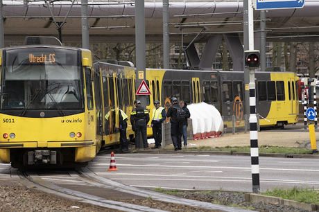 Tiroteo en el tranvía de Utrecht, la policía sigue buscando al culpabe