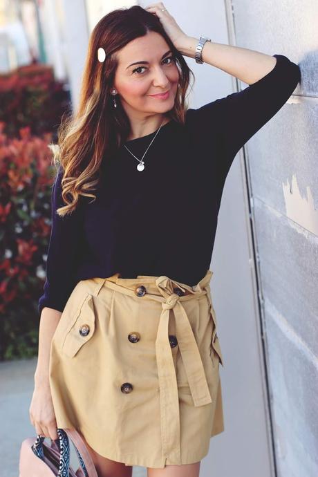 Cómo combinar una falda gabardina