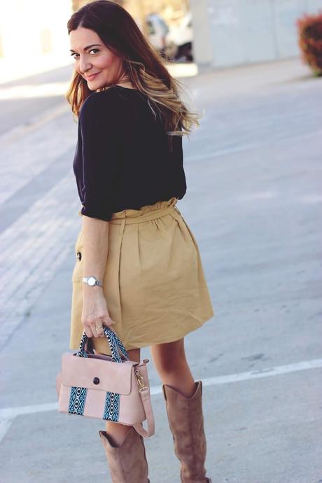 Cómo combinar una falda gabardina Cómo combinar una falda gabardina