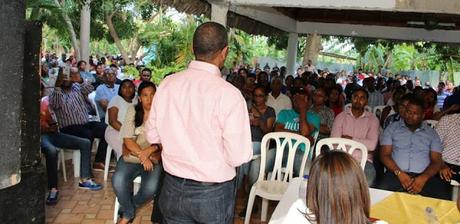Pre-candidato a Senador Diego Aquino preside concentración en Neiba.