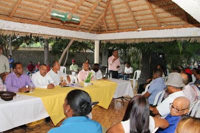 Pre-candidato a Senador Diego Aquino preside concentración en Neiba.