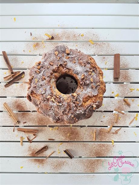 BIZCOCHO RELLENO CON CANELA Y NUECES