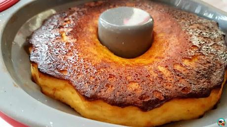 Bundt cake queso