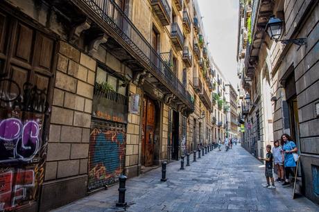 Walking-through-Barcelona.jpg.optimal ▷ 3 días en Barcelona: el itinerario perfecto para tu primera visita