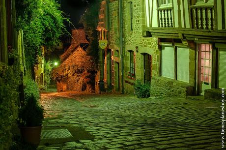 Dinan viaje Bretaña noche calle mas bonita 