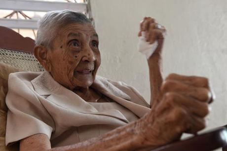 Con 103 años de edad, doña Pura habla con lucidez y deseos de seguir viviendo.