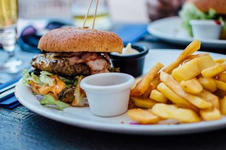 Mamá, quiero escribir y comer a la vez