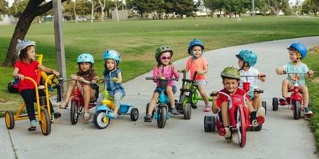 jugar con amigos triciclos infantiles