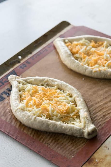 khachapuri, pan de queso y huevo de Georgia vía elgatogoloso.com