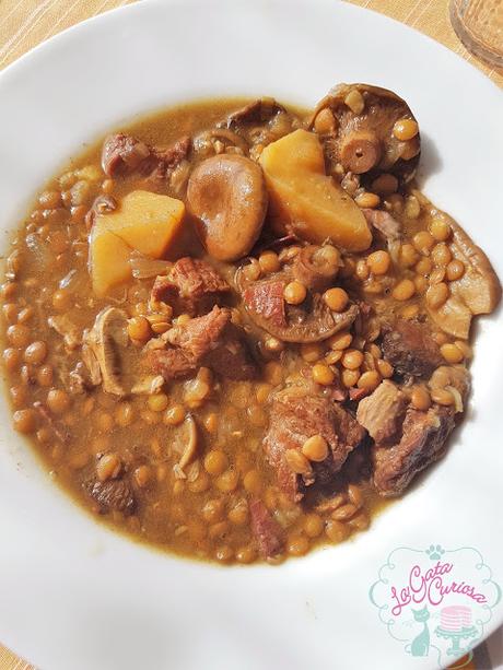 LENTEJAS CON PLUMA IBERICA Y BOLETUS