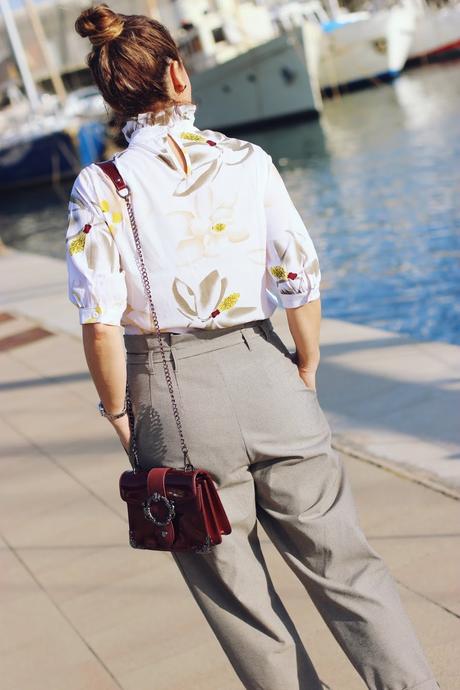 Pantalones paper bag con top floreado Pantalones paper bag con top floreado