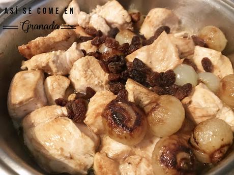 Pechuga con cebollitas y pasas Pechuga con cebollitas y pasas