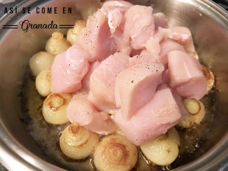 Pechuga con cebollitas y pasas Pechuga con cebollitas y pasas