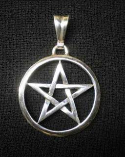 Pentáculo y Tetragramatón ¿simbolos diabólicos? Pentáculo y Tetragramatón ¿simbolos diabólicos?