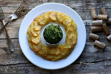 Corona de patatas al horno con pesto de acelgas