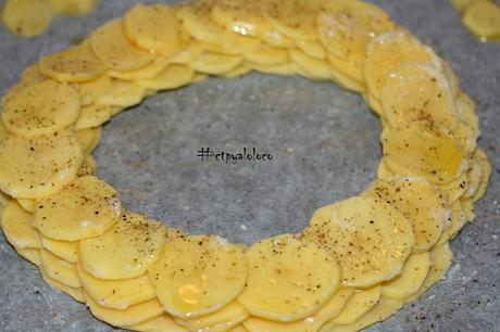 Corona de patatas al horno con pesto de acelgas