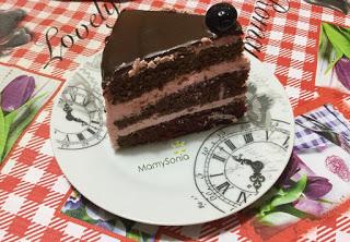 TARTA RED VELVET CON CREMA DE FRESA Y CHOCOLATE