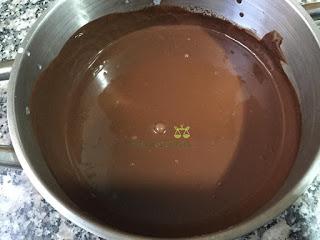 TARTA RED VELVET CON CREMA DE FRESA Y CHOCOLATE