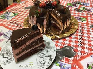TARTA RED VELVET CON CREMA DE FRESA Y CHOCOLATE