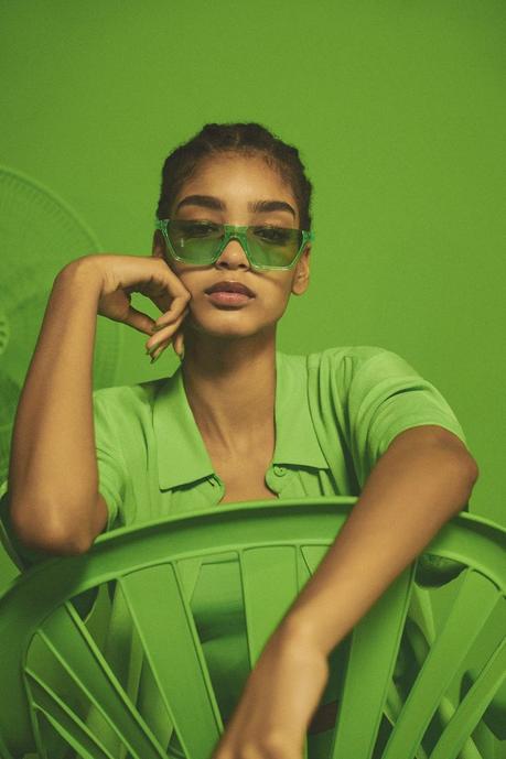 Bershka se une a Pantone para lanzar una colección ropa llena de color