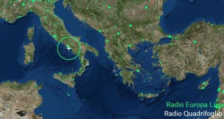 Viaja por la Tierra y escucha emisoras de radio