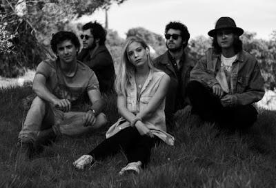 Nebraska: Publican el single El Río