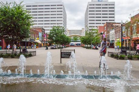 market-square-knoxville-3 ▷ Comente sobre los 4 mejores lugares para visitar en Tennessee (y un itinerario para cada lugar) por Cómo Tennessee puede ser el mejor destino para unas vacaciones | Guía local de los Estados Unidos