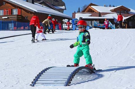 ▷ Región de Jungfrau en invierno: destino suizo que lo tiene todo Kids-ski-school-in-Wengen-Switzerland.jpg.optimal ▷ Región de Jungfrau en invierno: destino suizo que lo tiene todo