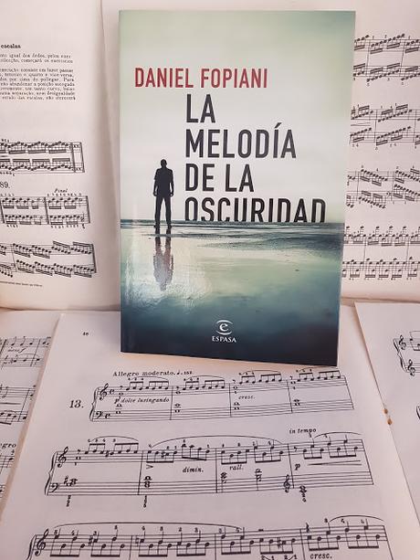 Reseña de la novela 'la melodía de la oscuridad ' de Daniel Folpiani