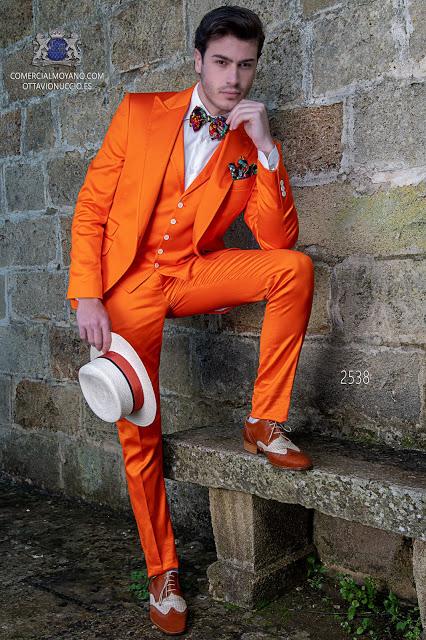 Traje italiano naranja en raso de algodón