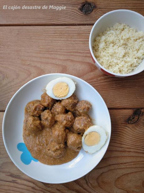 ALBÓNDIGAS EN SALSA DE ALMENDRAS - 12 RECETAS, 12 BLOGUERS ALBÓNDIGAS EN SALSA DE ALMENDRAS - 12 RECETAS, 12 BLOGUERS