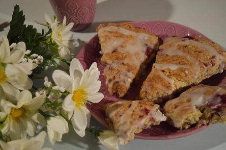 Scones Veganos de Frambuesa Scones Veganos de Frambuesa