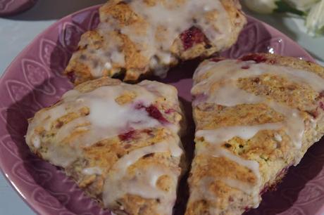 Scones Veganos de Frambuesa Scones Veganos de Frambuesa