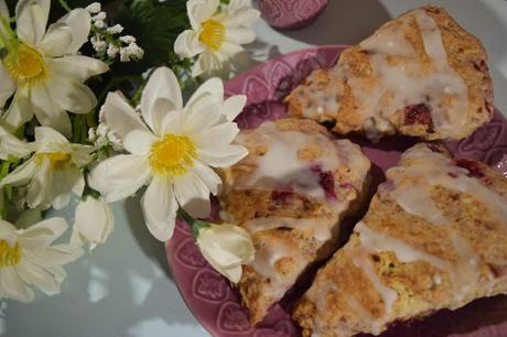 Scones Veganos de Frambuesa Scones Veganos de Frambuesa