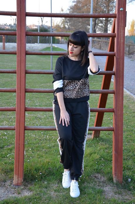Chándal estampado de leopardo
