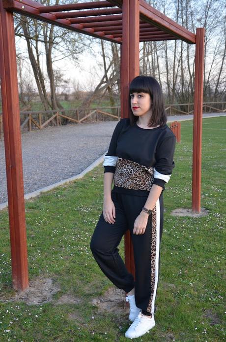 Chándal estampado de leopardo