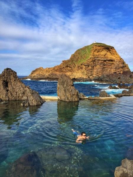 Fotos-de-Madeira-piscinas-naturales-de-Porto-Moniz ▷ Qué ver en Madeira, una guía con las islas del eterno Sam.