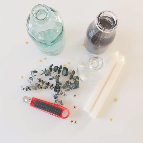 DIY: 2 en uno cómo hacerte un jarrón portavelas de eucalipto DIY: 2 en uno cómo hacerte un jarrón portavelas de eucalipto