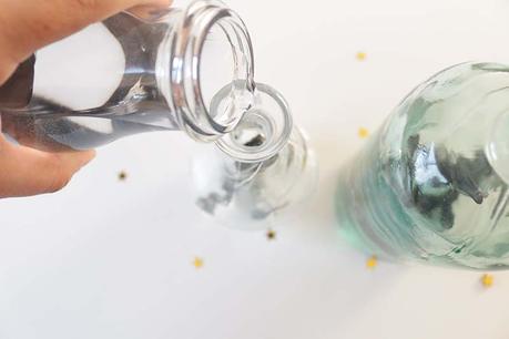 DIY: 2 en uno cómo hacerte un jarrón portavelas de eucalipto DIY: 2 en uno cómo hacerte un jarrón portavelas de eucalipto