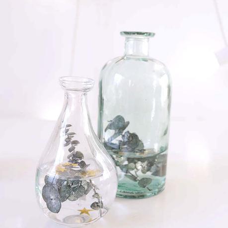 DIY: 2 en uno cómo hacerte un jarrón portavelas de eucalipto DIY: 2 en uno cómo hacerte un jarrón portavelas de eucalipto